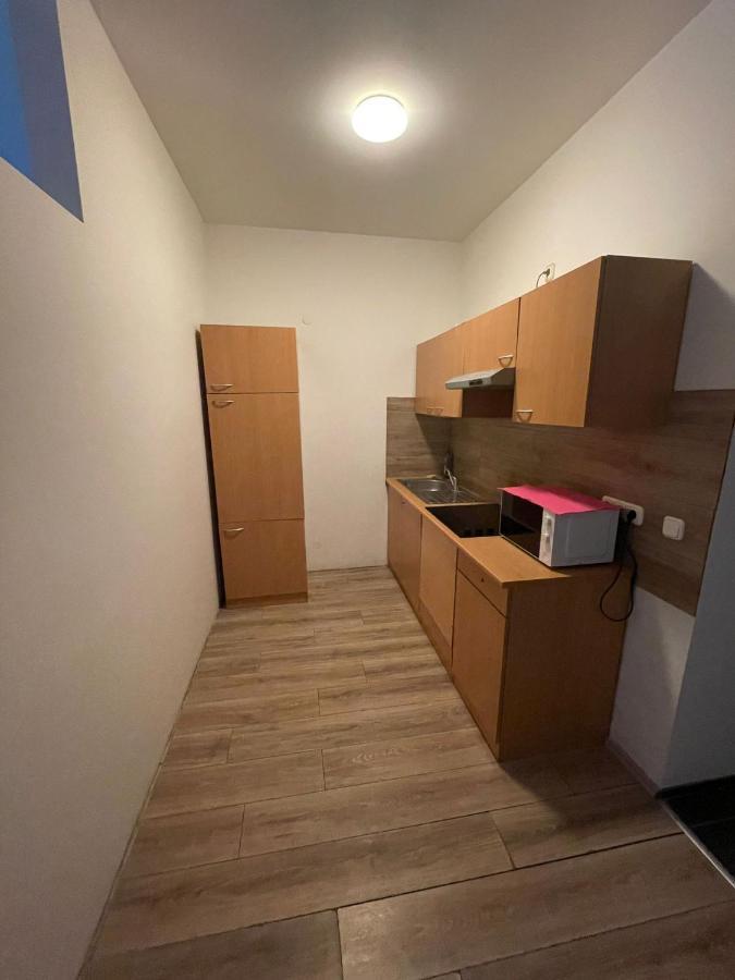 Monteur-Apartment Am Bahnhof Muhlheim am Main Esterno foto