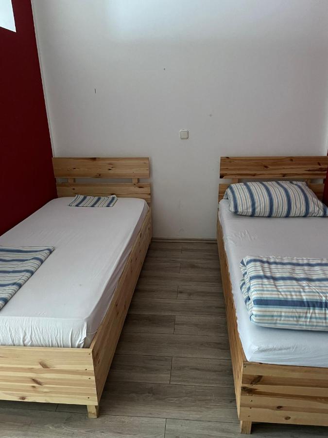 Monteur-Apartment Am Bahnhof Muhlheim am Main Esterno foto